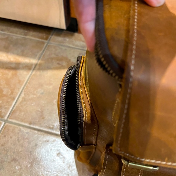 Leather backpack vintage w/ removable sleeve for laptop - Picture 5 of 14